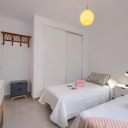 Two Minutes To The شقة