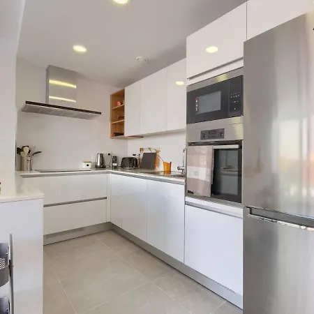 Two Minutes To The شقة فوينخيرولا