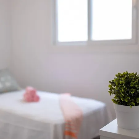 Two Minutes To The * Фуенхірола