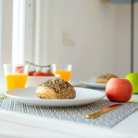 Two Minutes To The Апартаменти