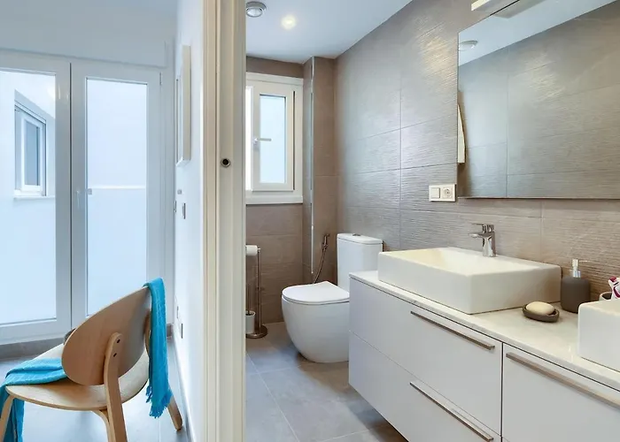 דירה Two Minutes To The *