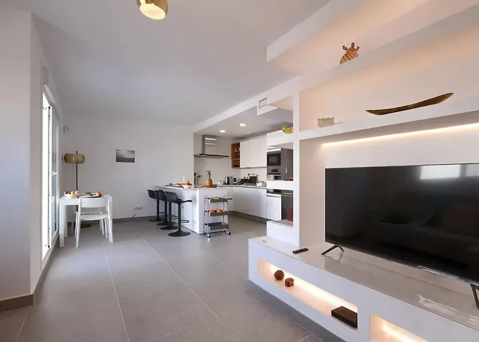 Two Minutes To The פואנגירולה